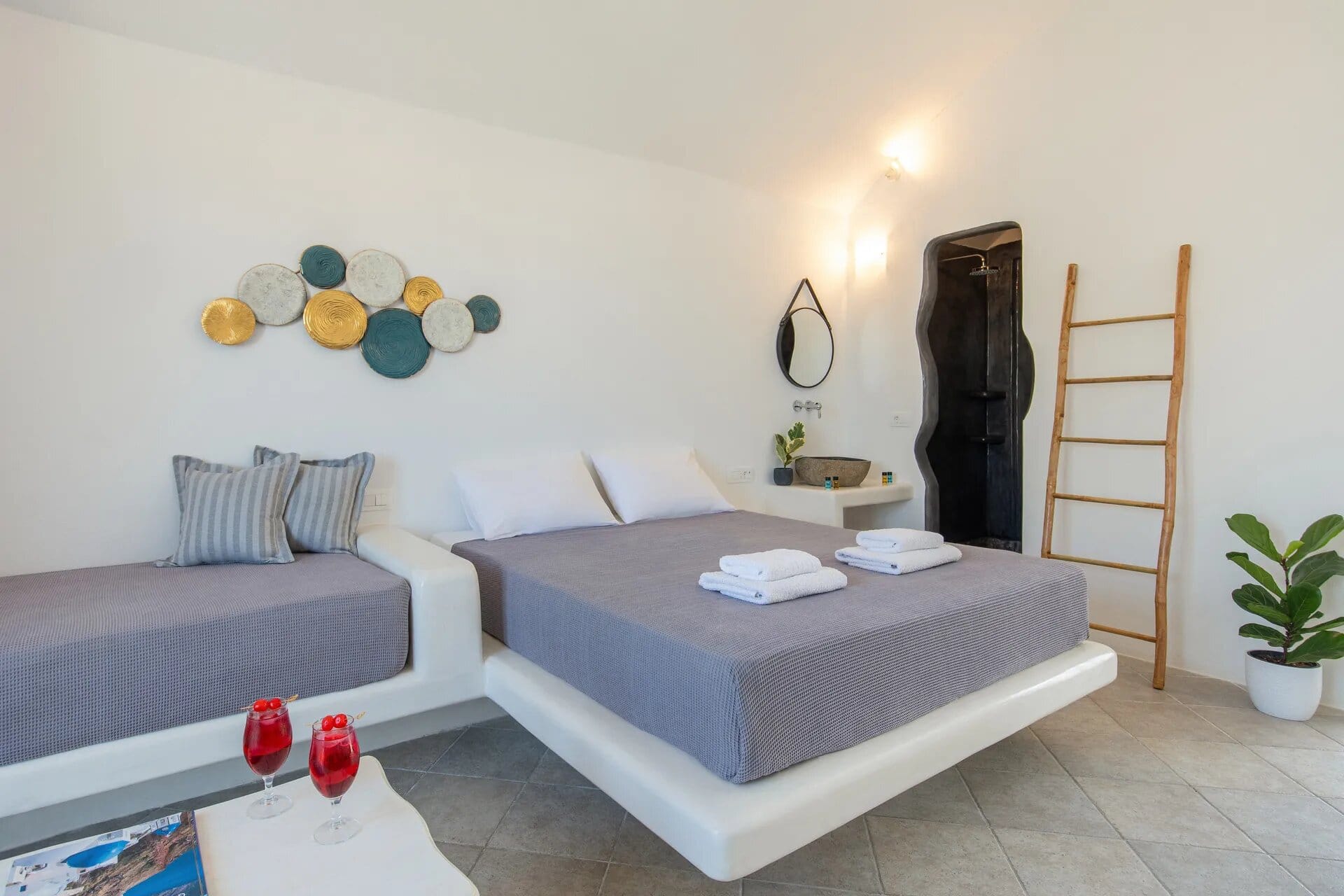 Sea View Bay Hotel Santorini, Perisa, Grčka — Superior Triple Room