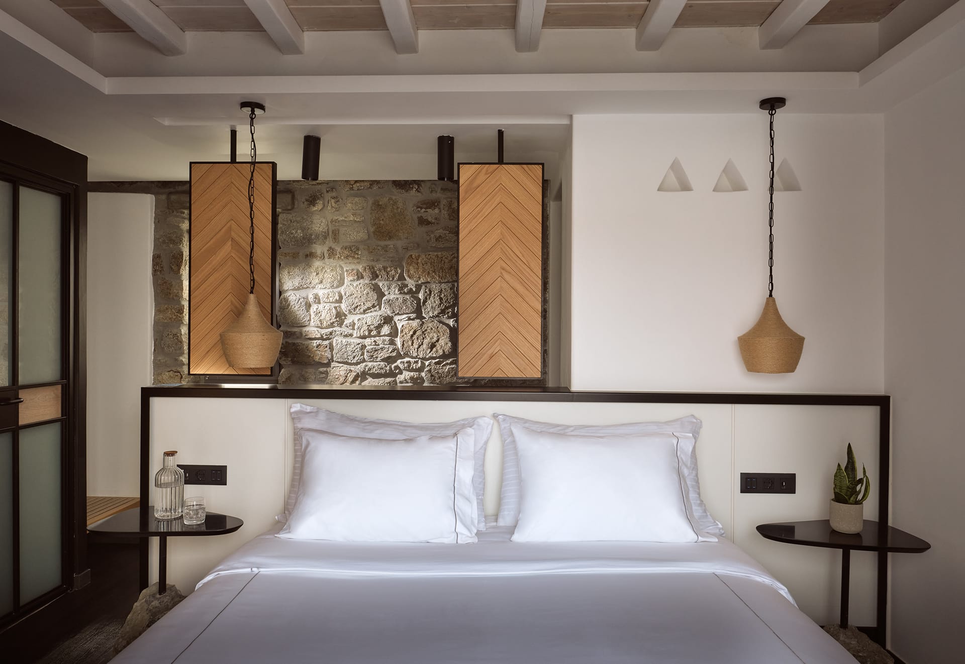 Semeli Coast Curio Collection by Hilton, Ftelia, Grčka — One Bedroom Villa with Pool and Spa