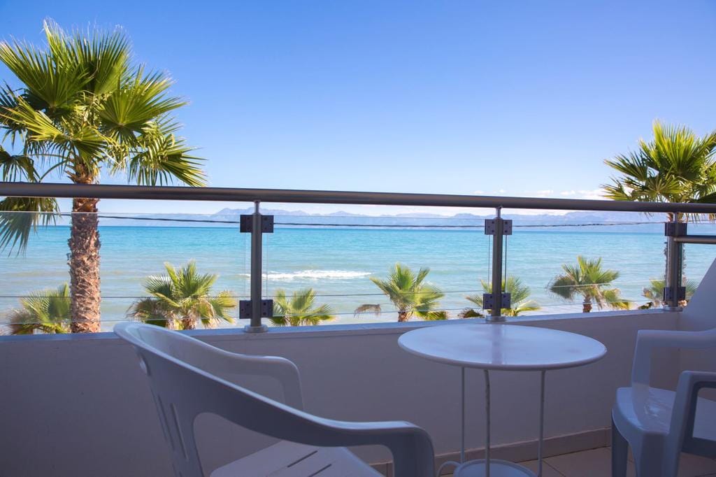 Double Room with Front Sea View