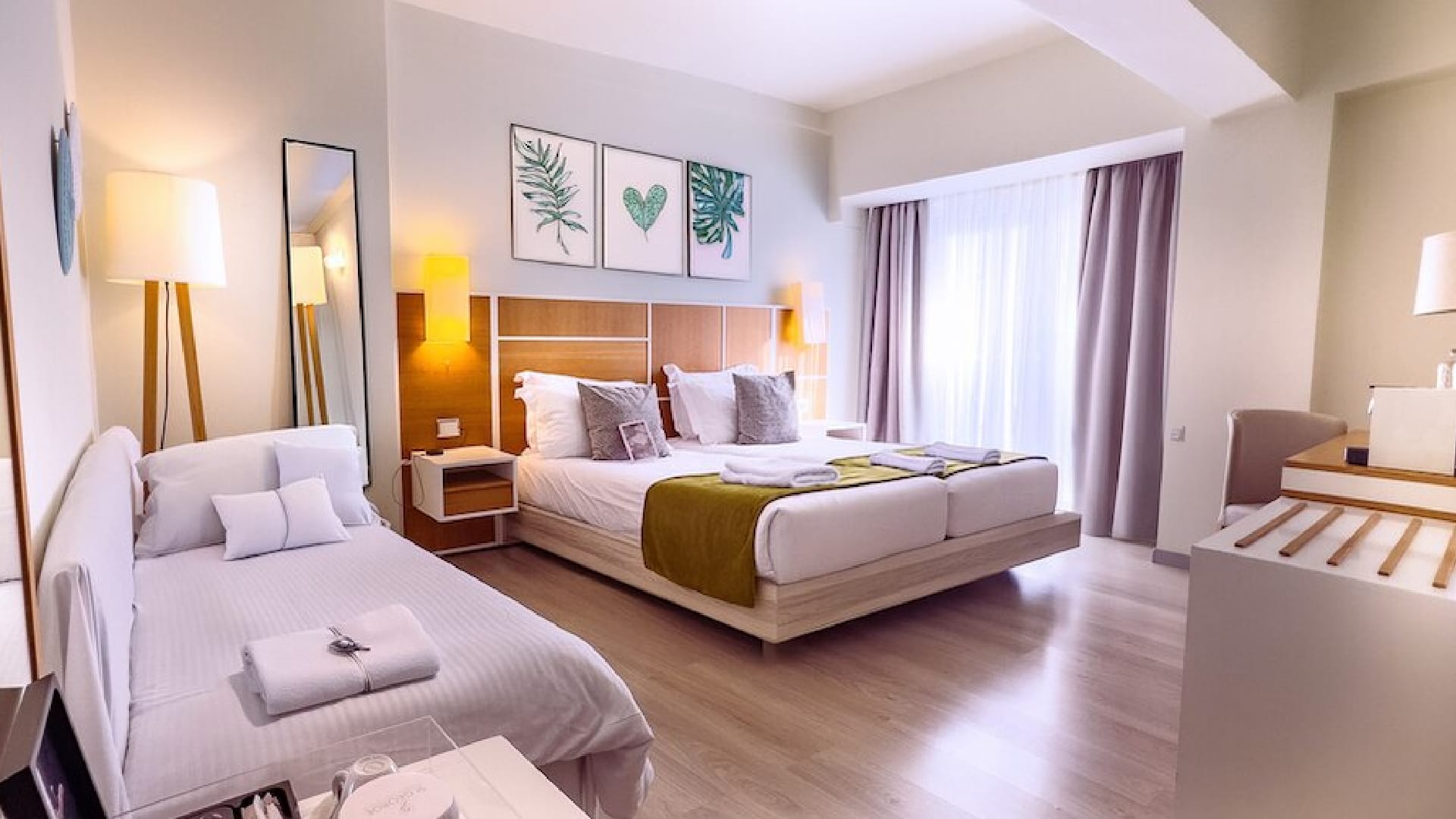 Saint George Lycabettus Lifestyle Hotel, Kolonaki, Grčka — Signature Triple Room With Private Balcony & City View