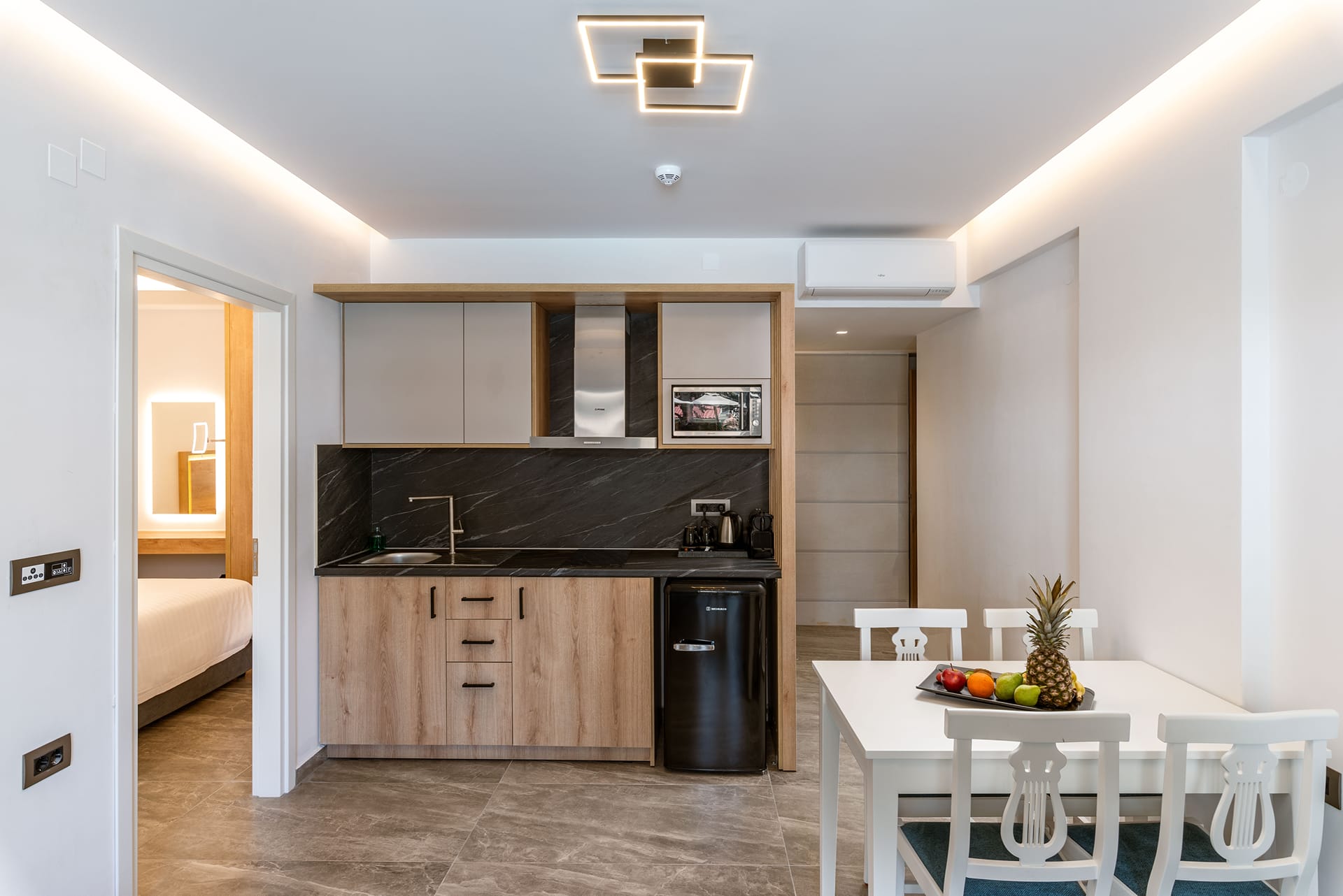 Deluxe One Bedroom Apartment