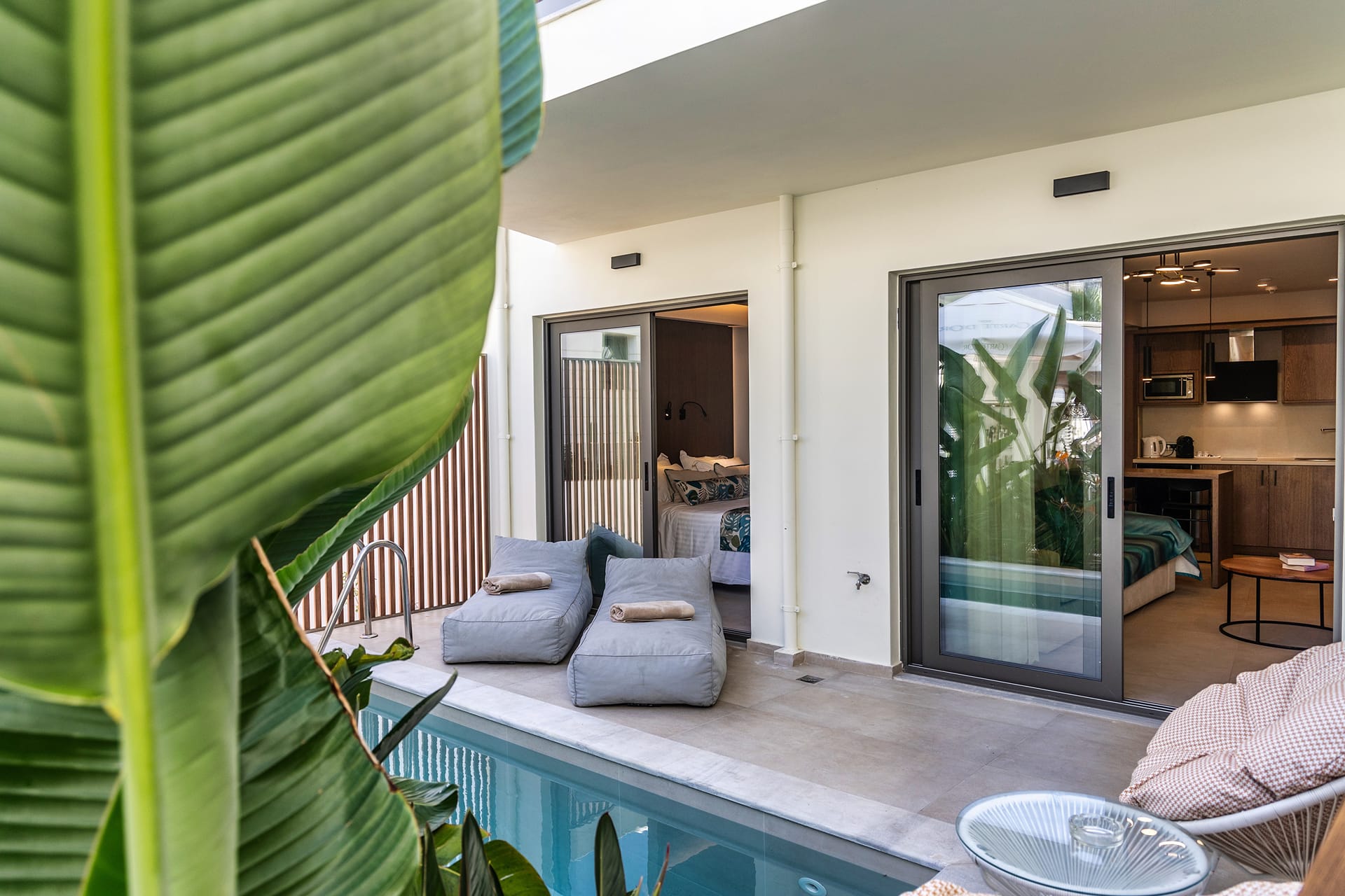 Deluxe One Bedroom Apartment with Private Pool