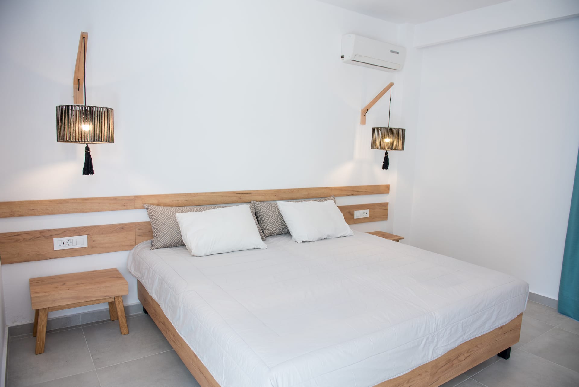 Deluxe Double Room with Sharing pool