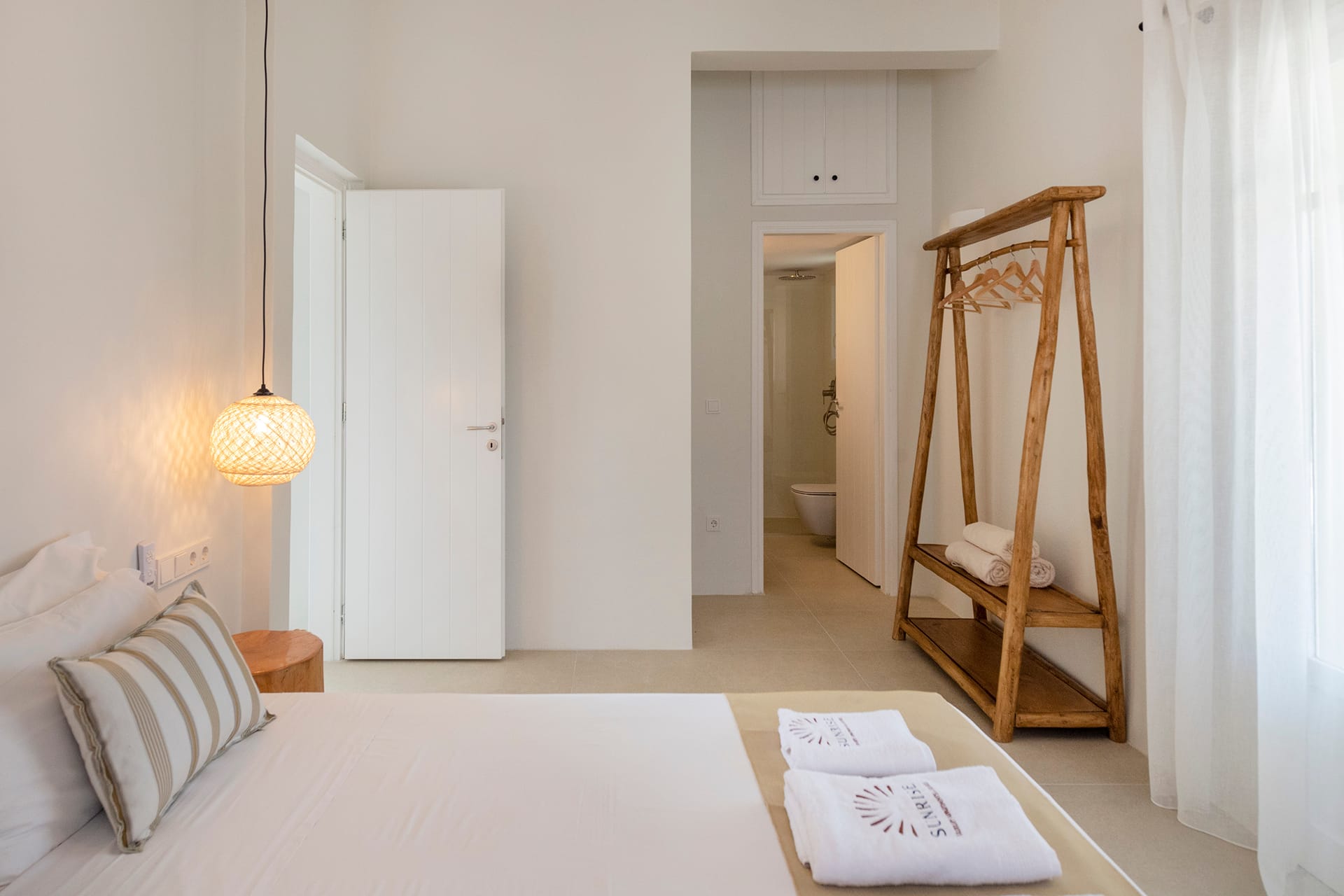 Sunrise Luxury Apartments & Suites, Soros Beah, Grčka — Boukamvilia Apartment