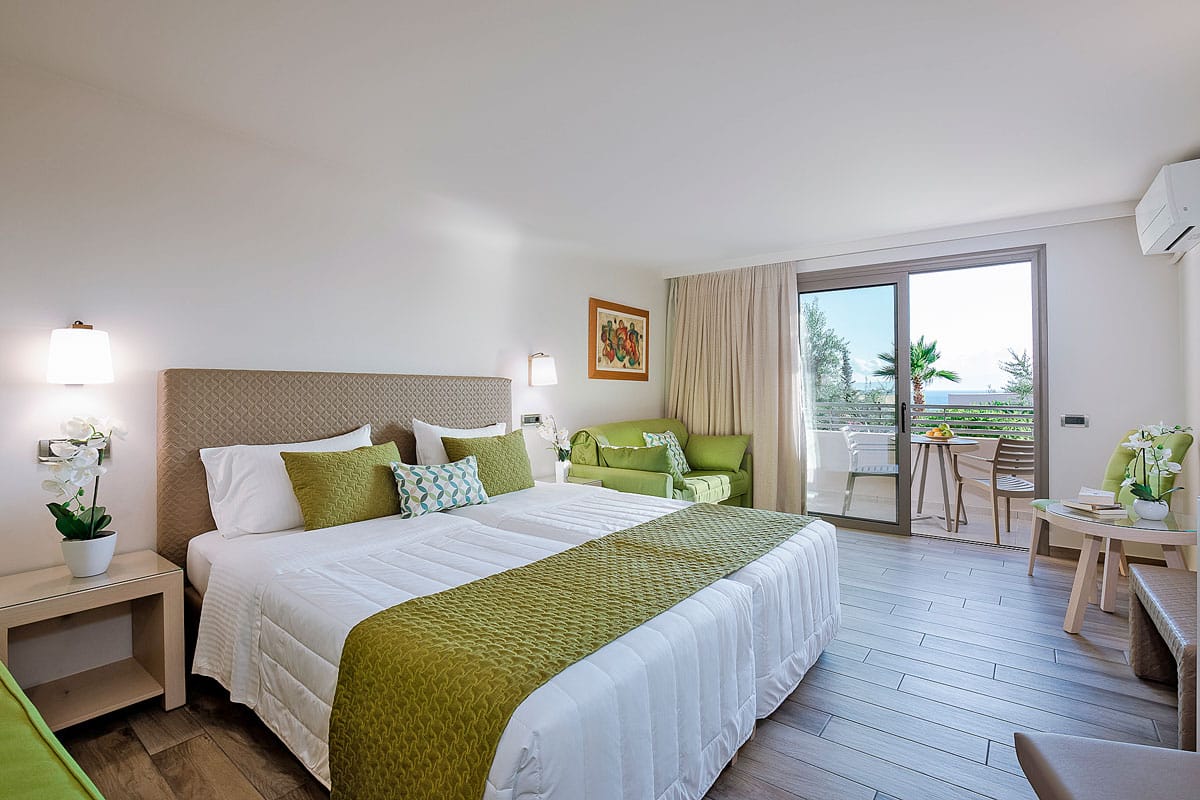 Comfort Triple Bungalow with Garden View