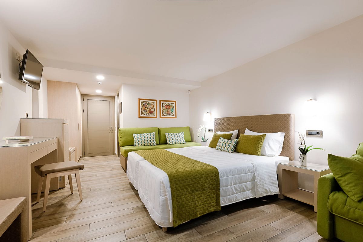 Comfort Triple Bungalow with Garden View