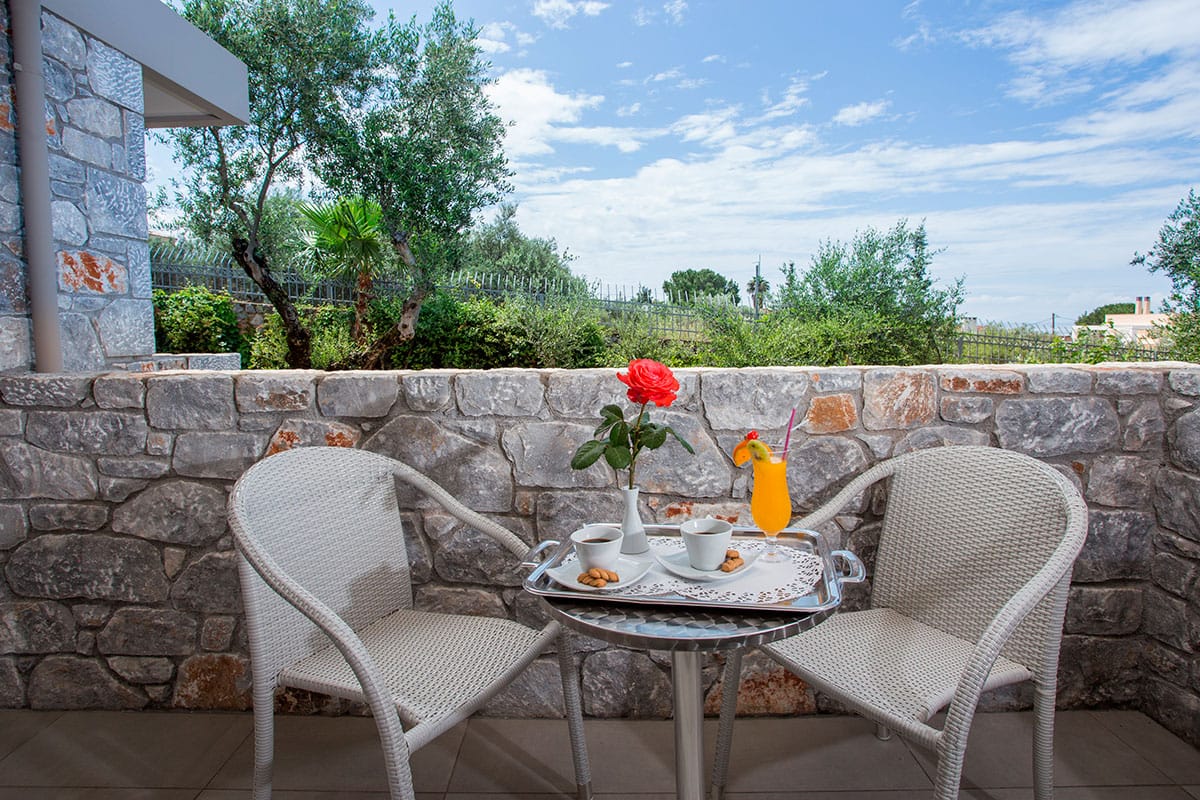 Comfort Triple Bungalow with Garden View