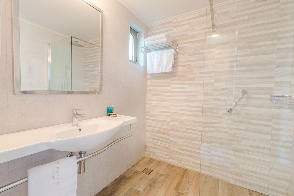 Comfort Triple Bungalow with Garden View