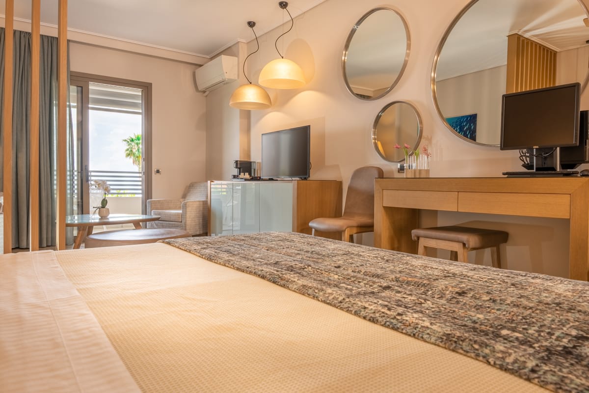 Deluxe Suites with Sea View or Garden View