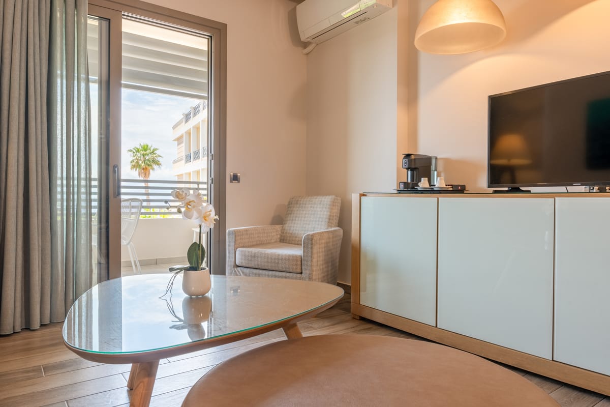 Deluxe Suites with Sea View or Garden View