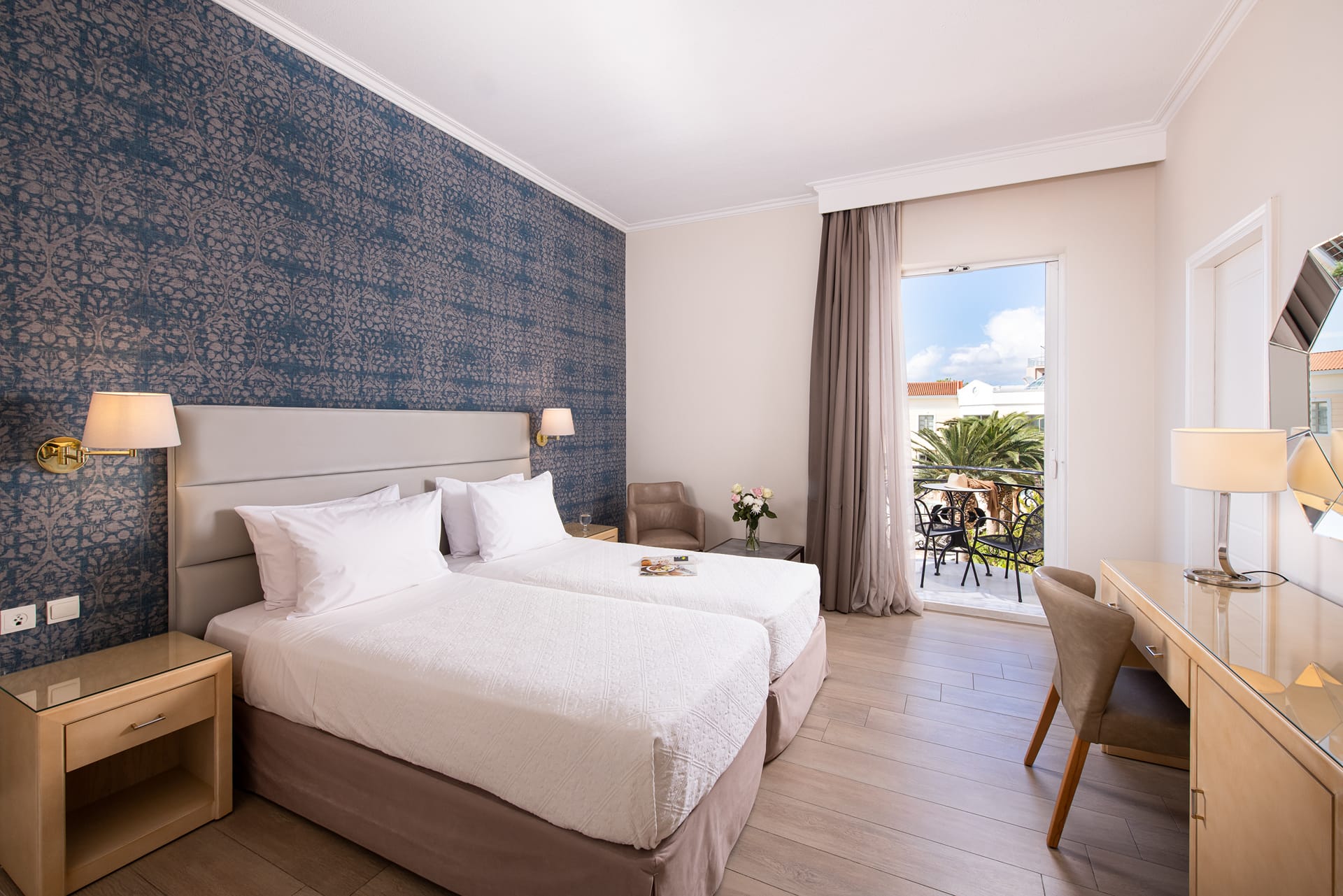Twin or Double-pool/park view-Superior Room