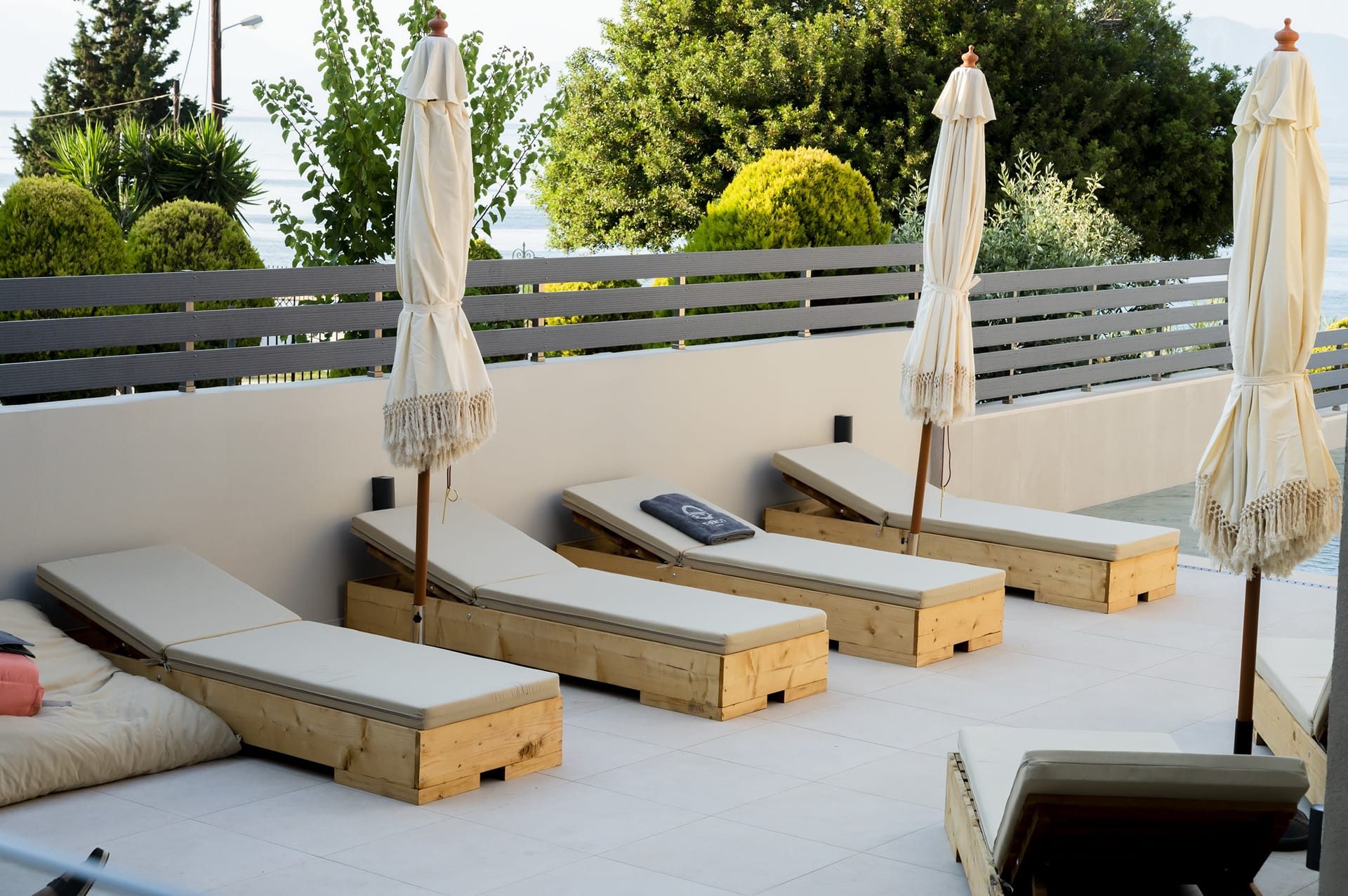 Theros Suites Korinthos