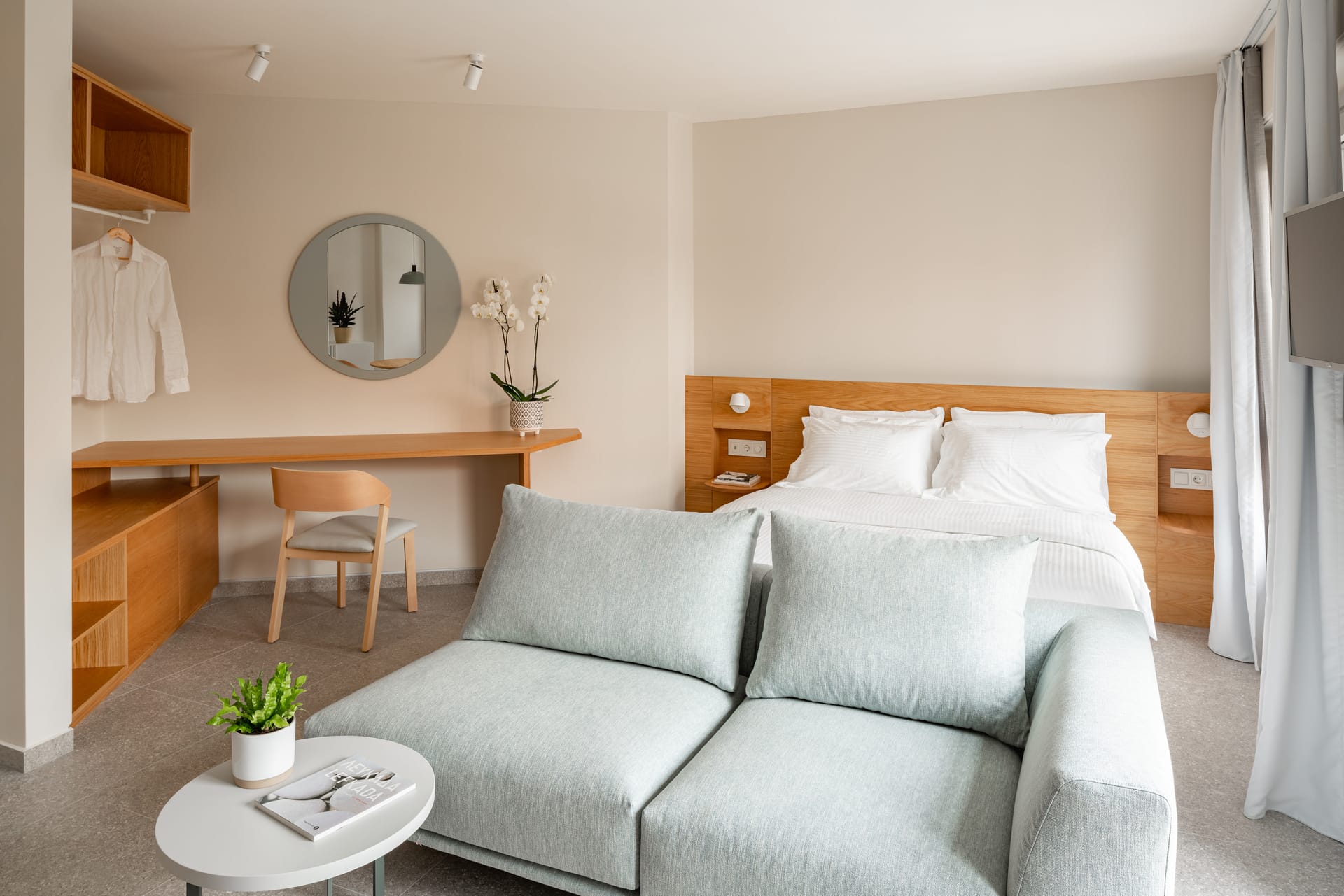Deluxe Studio Apartment O