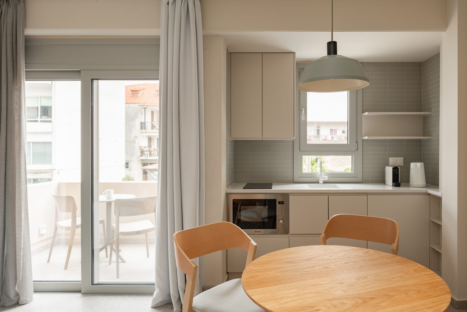 Deluxe Studio Apartment O