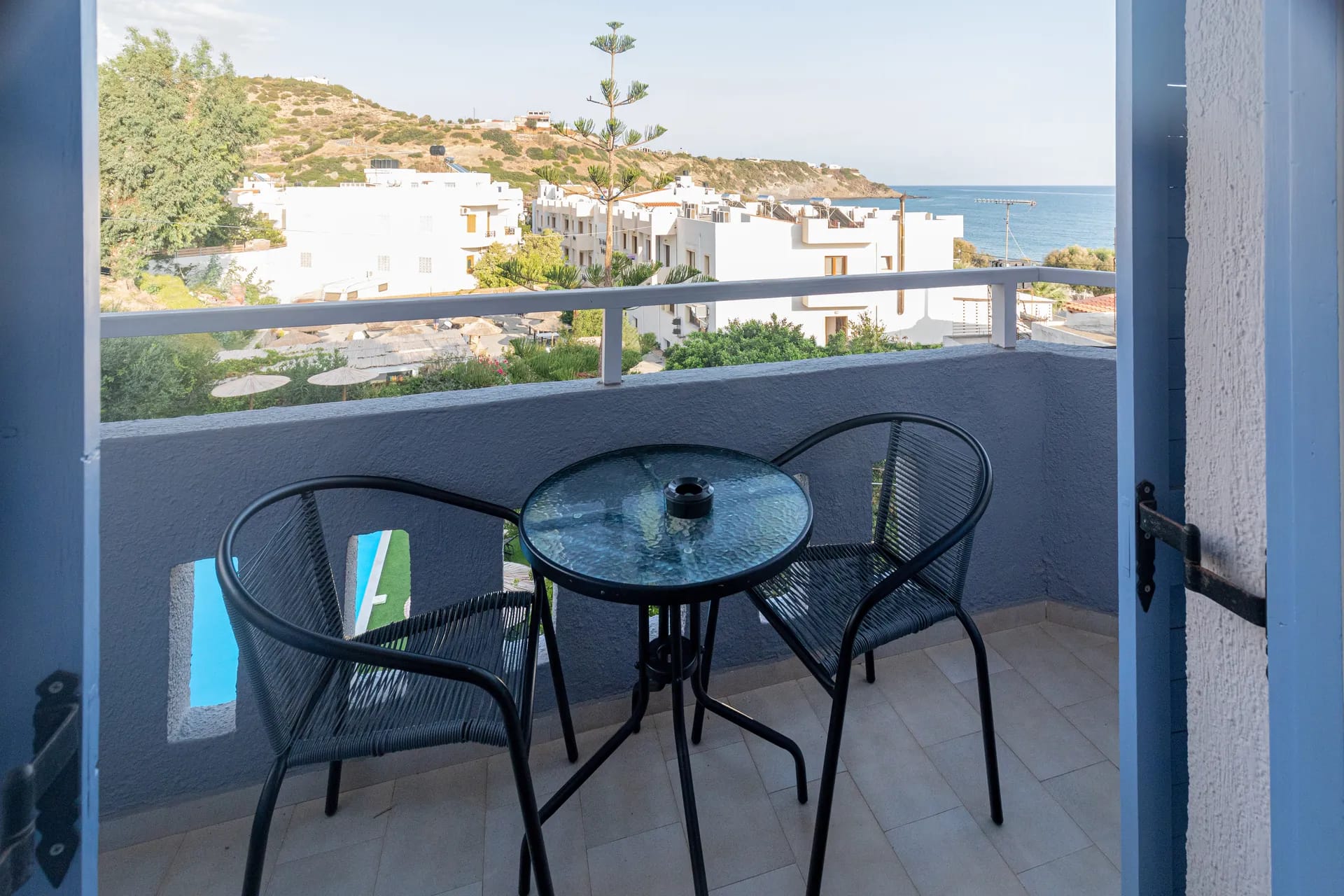 Deluxe Triple with Side Sea View