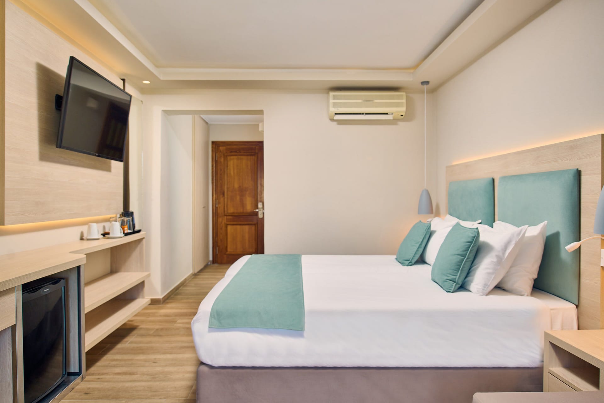Comfort Room with Pool View - 30m²