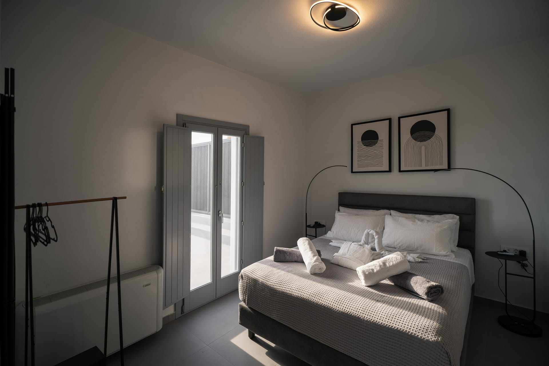 Elegant Suite with Sea View