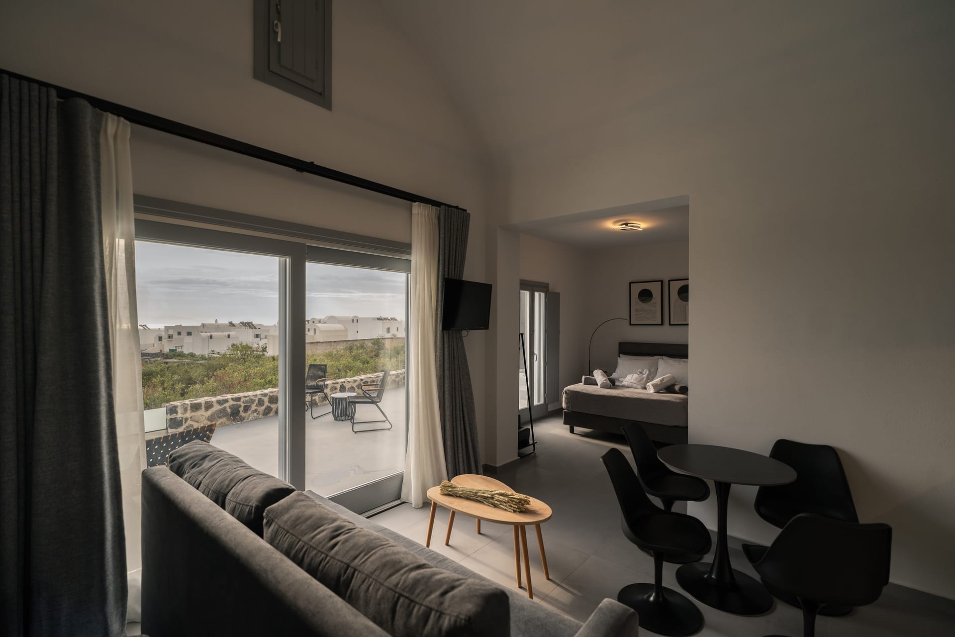 Elegant Suite with Sea View