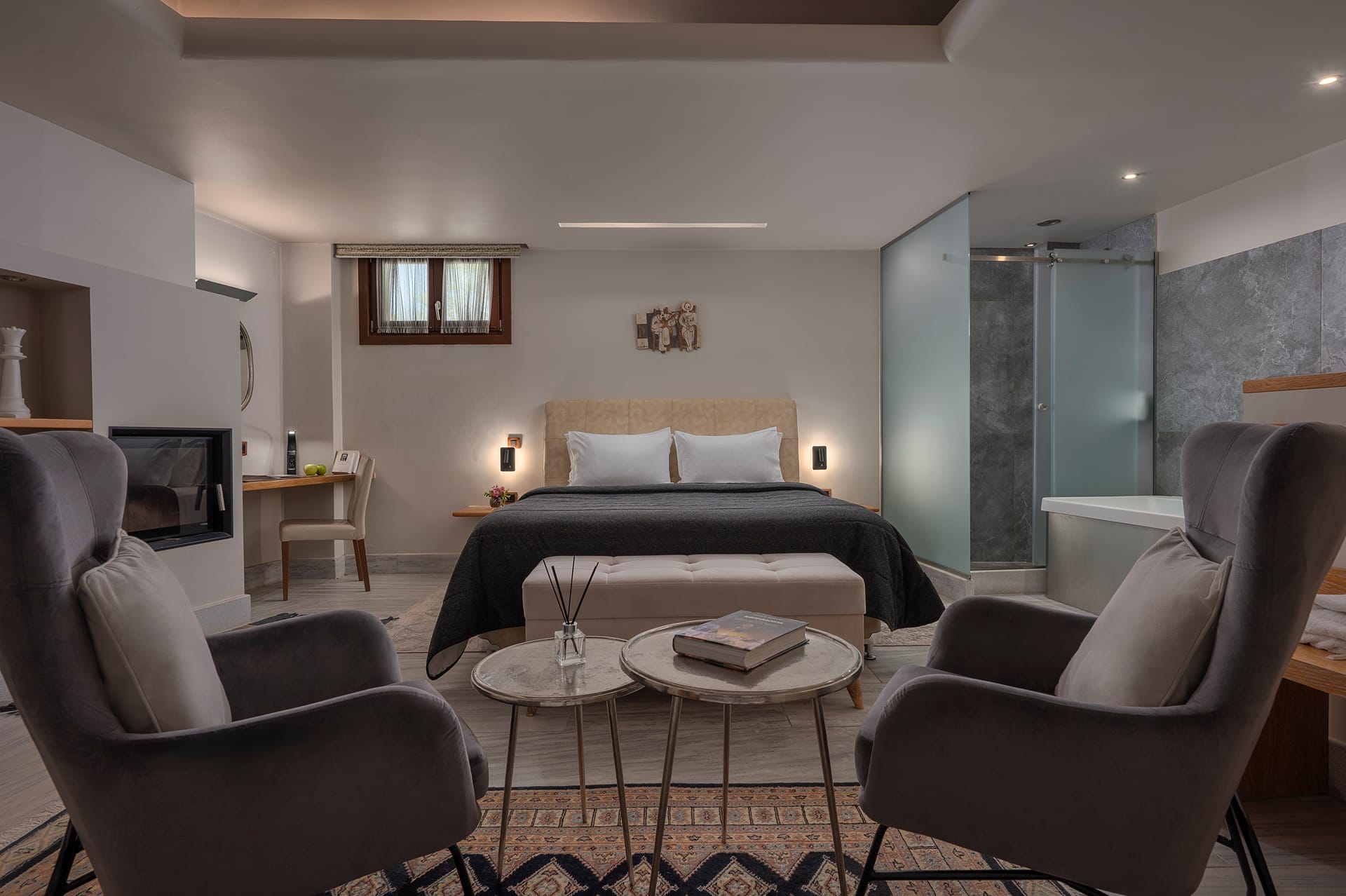 Signature Suite with Indoor Jacuzzi