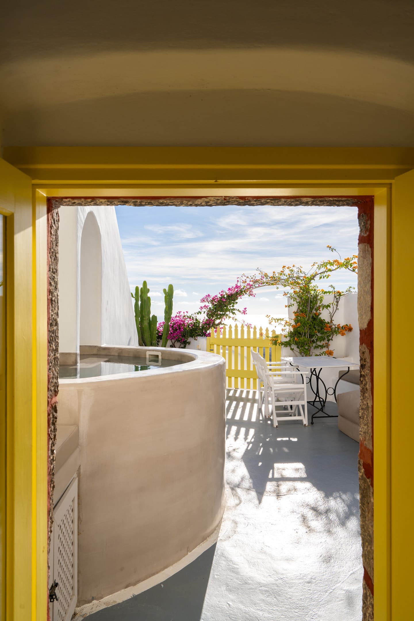 Honeymoon Suite with outdoor hot tub &amp; sea view