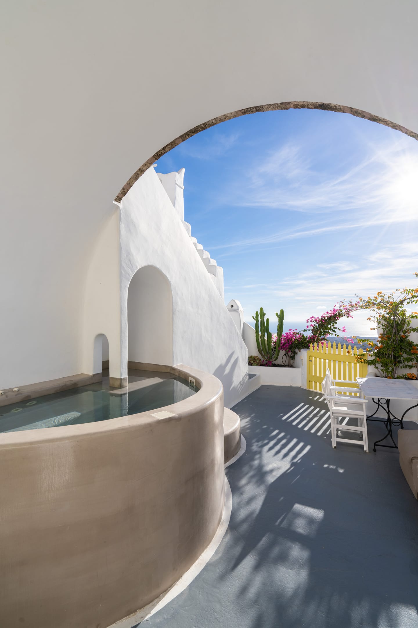 Honeymoon Suite with outdoor hot tub &amp; sea view