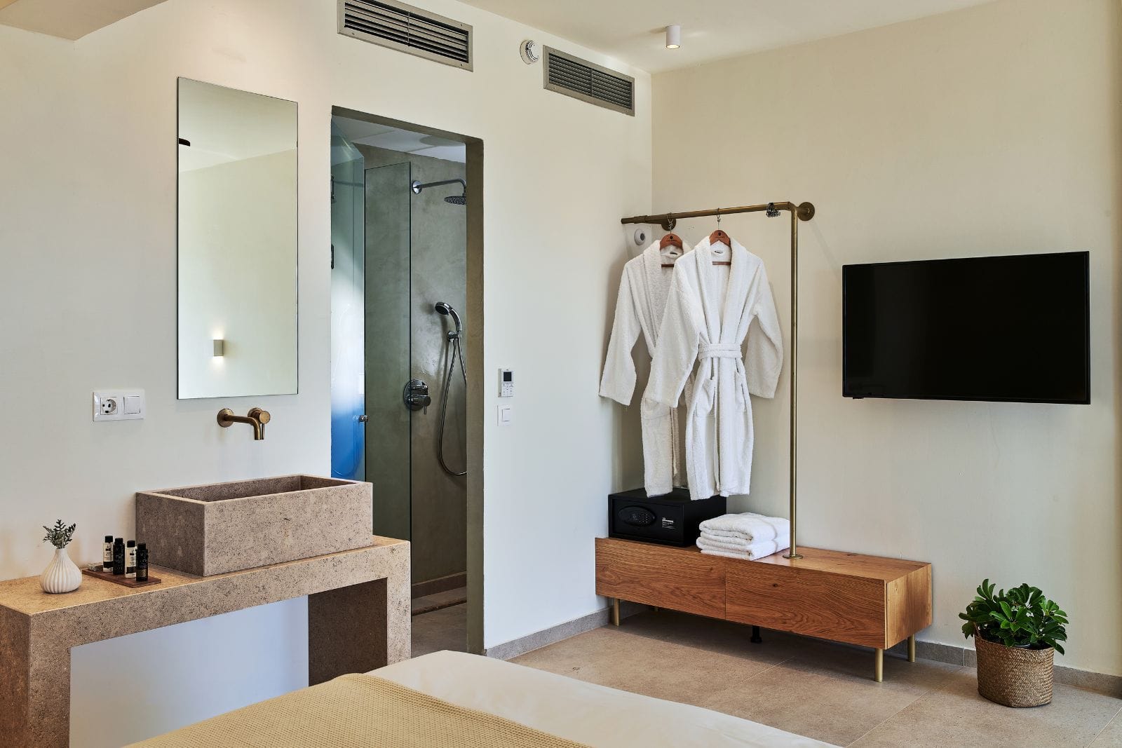 VIP Maisonette with outdoor jacuzzi