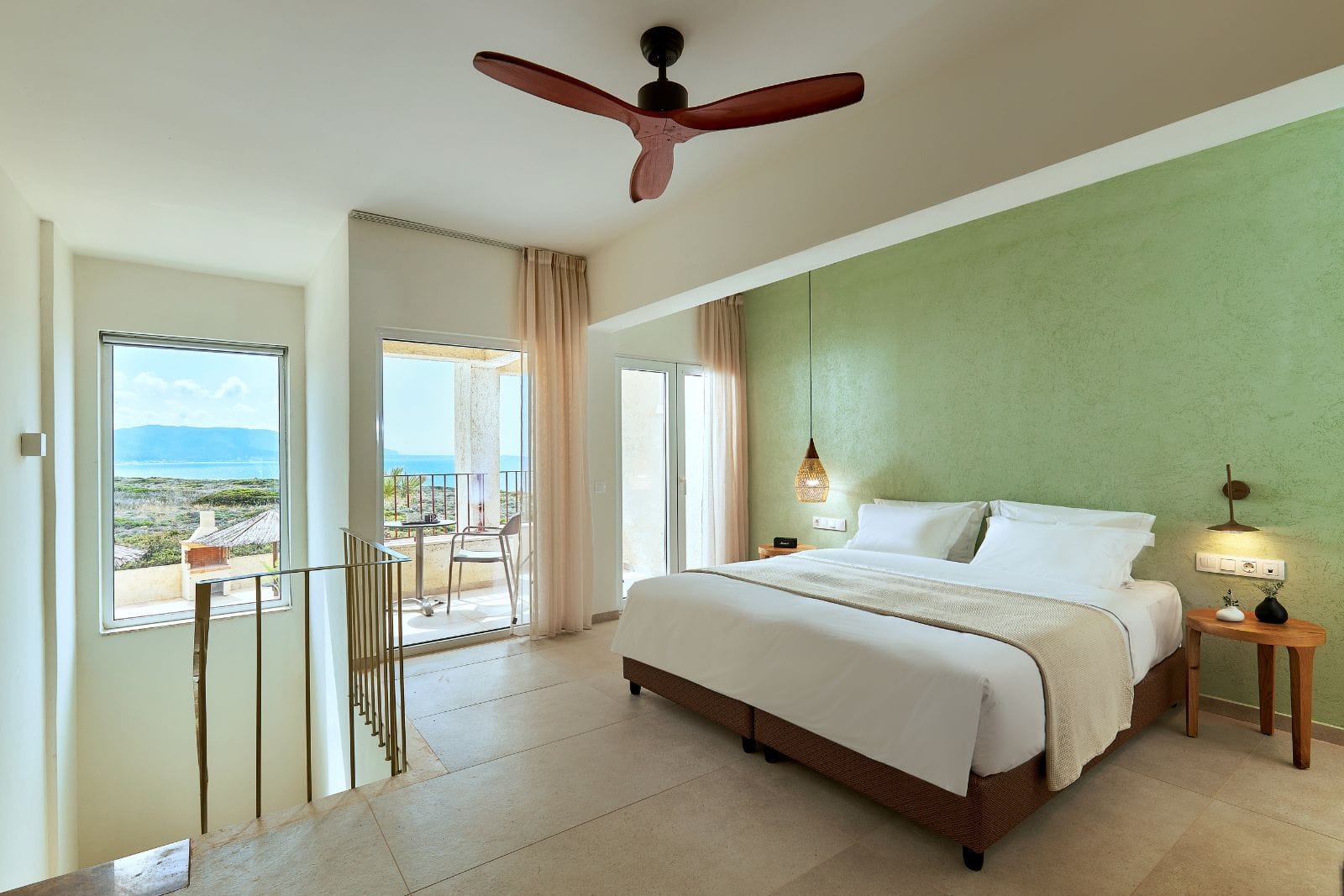 VIP Maisonette with outdoor jacuzzi