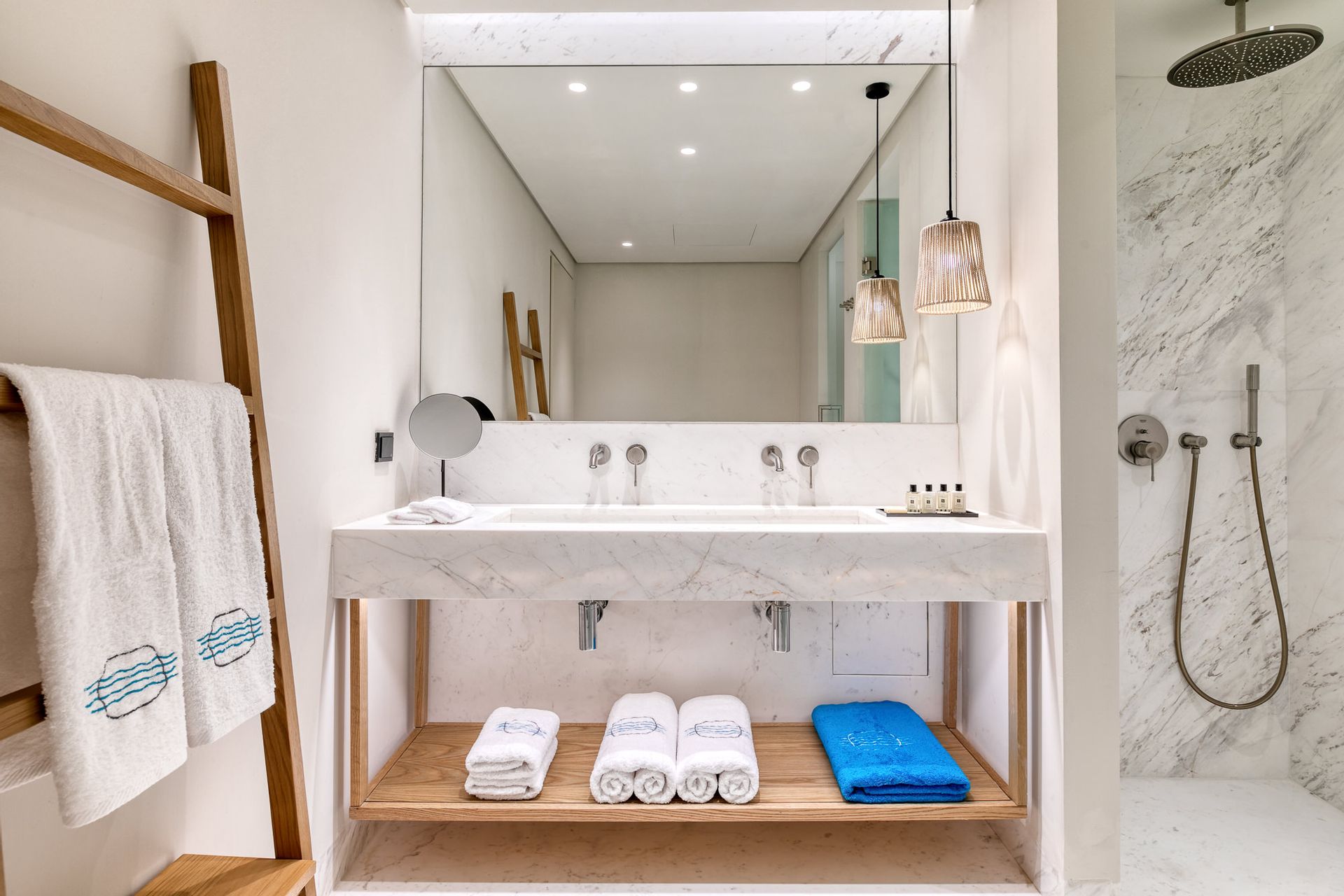 Two-Room Suite Private Pool Forest View