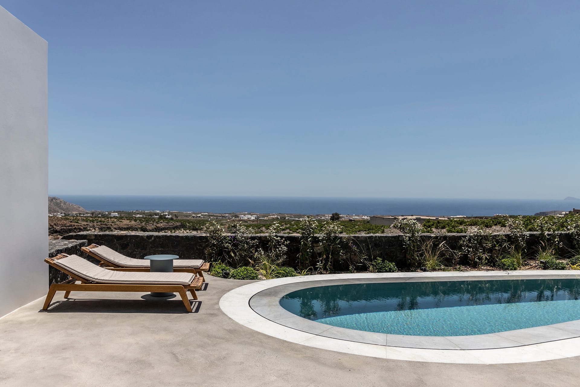 Vedema, a Luxury Collection Hotel, Santorini, Akrotiri, Grčka — Grecian Villa