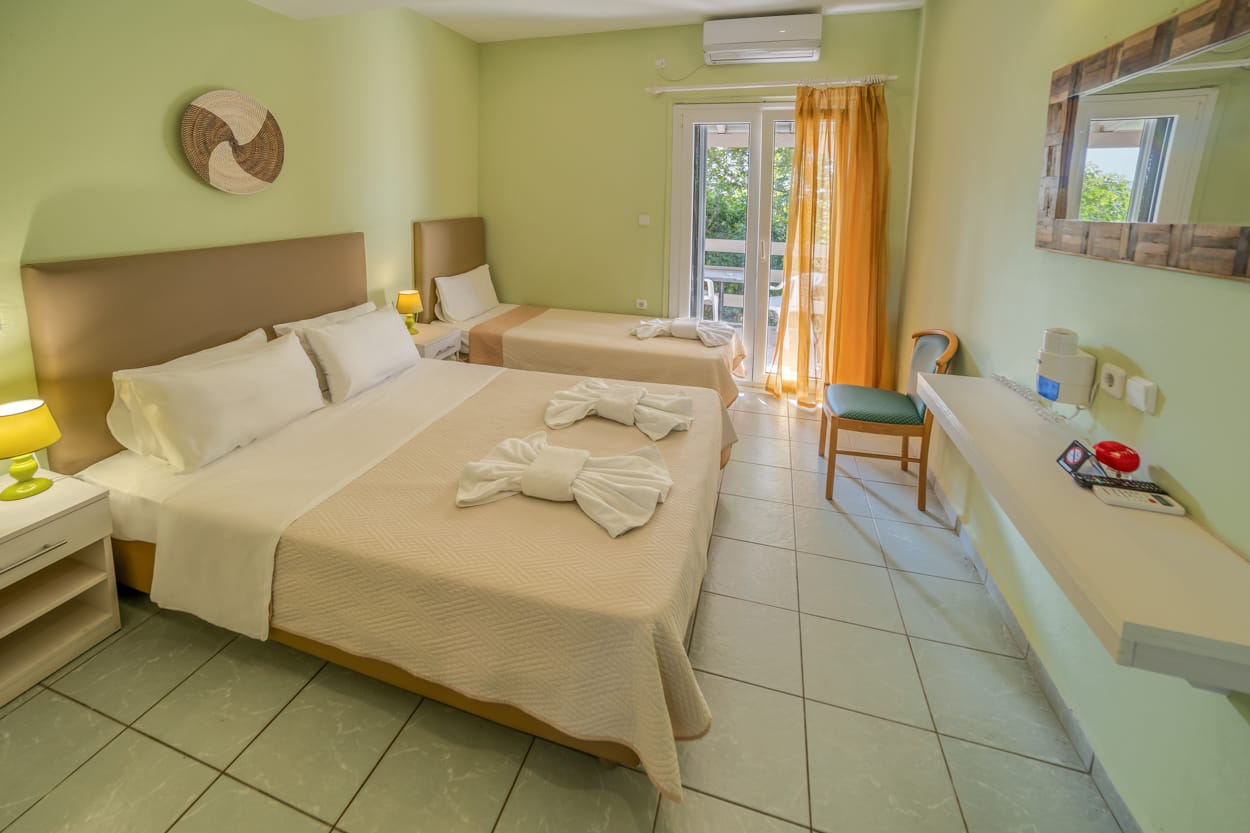 Standard triple garden / landscape view