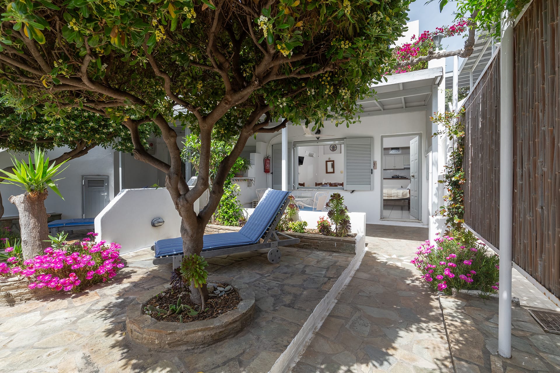 Garden House with View