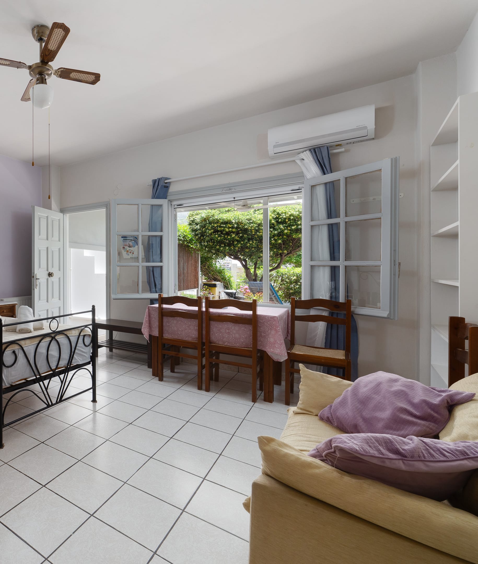 Garden House with View