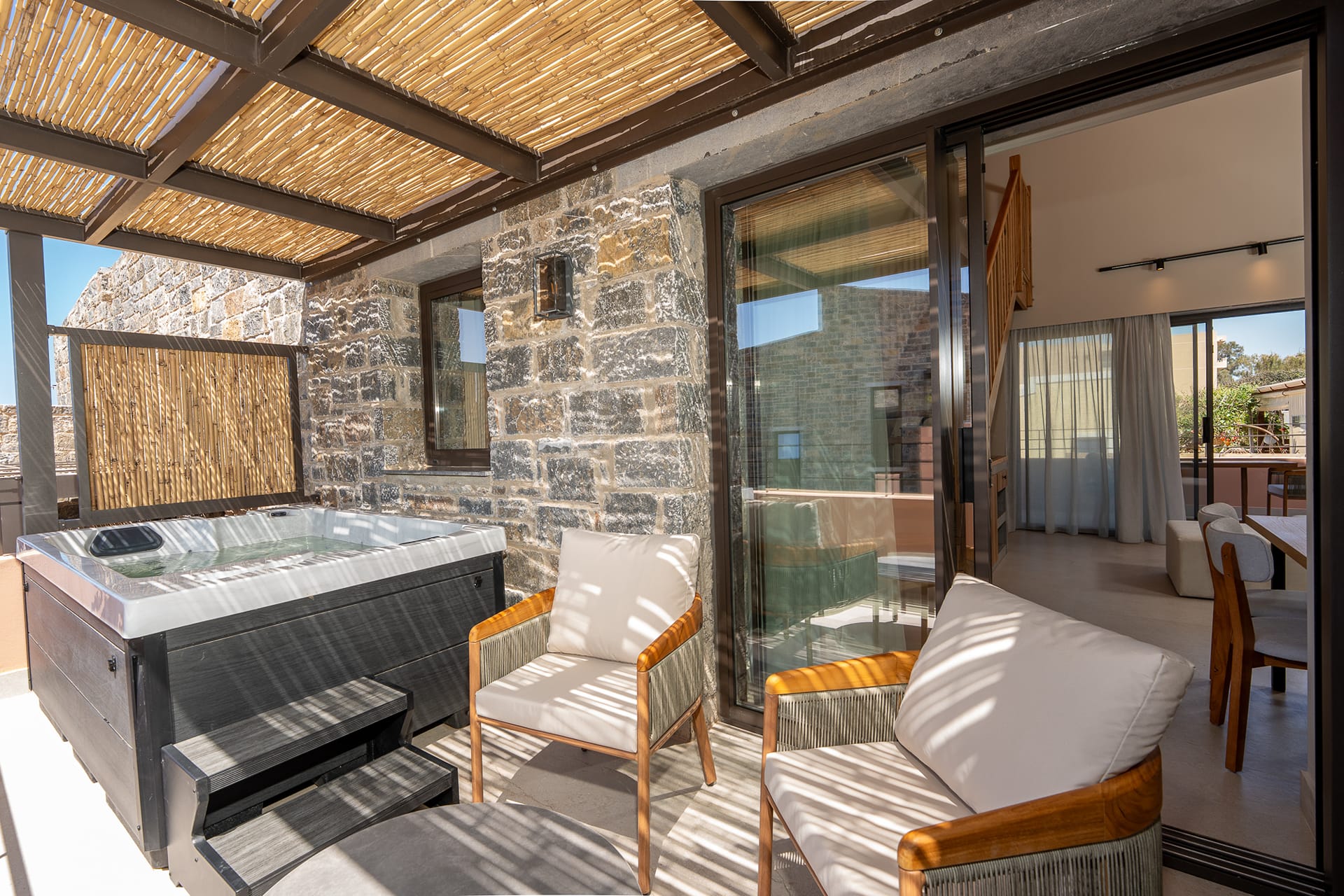 Volta Seaside Boutique Hotel, Gurnes, Grčka — Four Bedroom Villa Private Pool and Outdoor Jetted Tub
