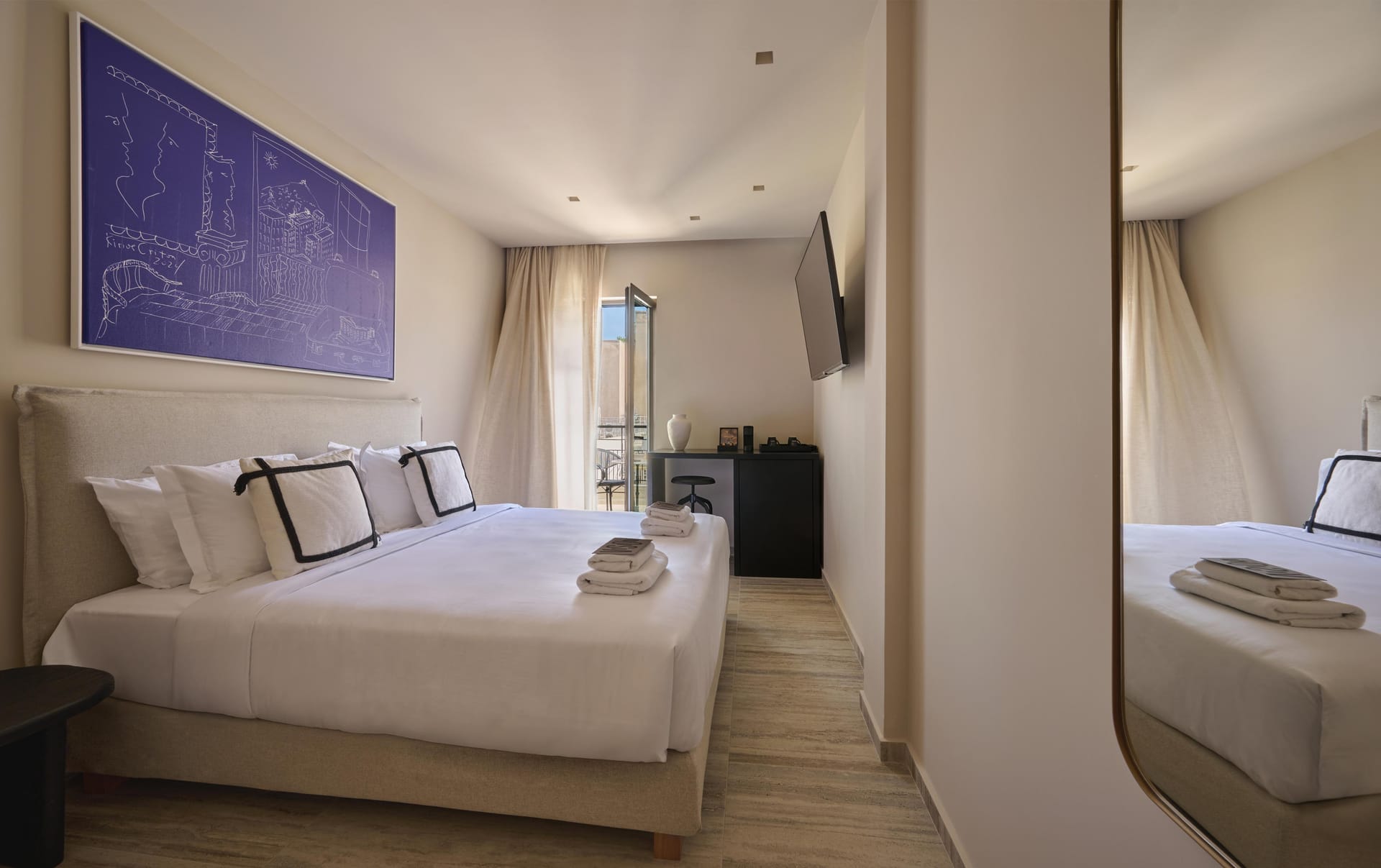 Vision Top Floor Acropolis Cozy Room