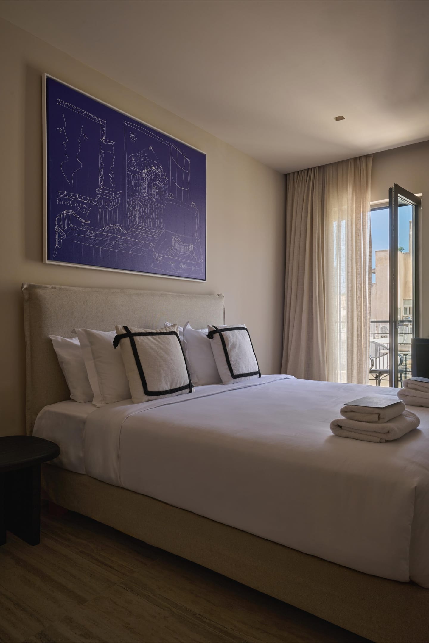 Vision Top Floor Acropolis Cozy Room