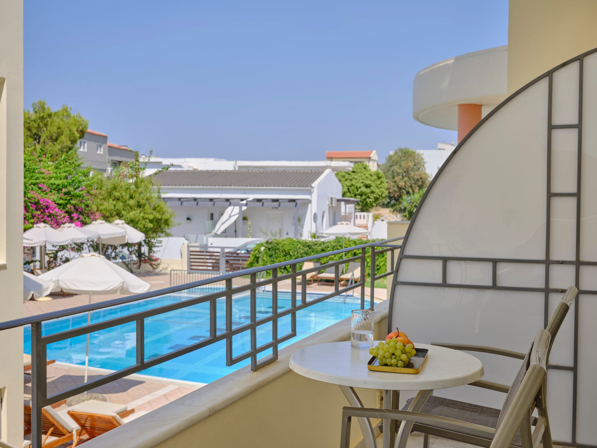 Triple Room Pool View