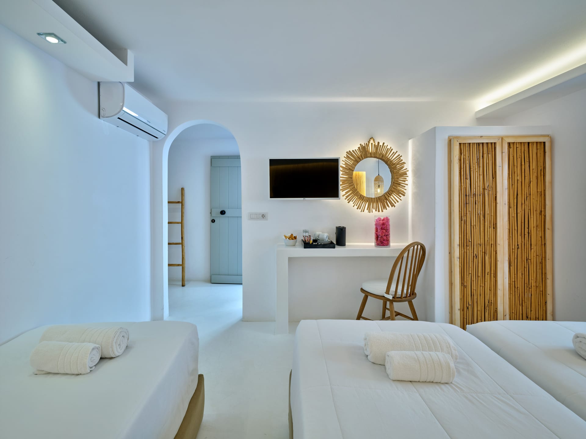 Economy Room in Courtyard Raised Basement