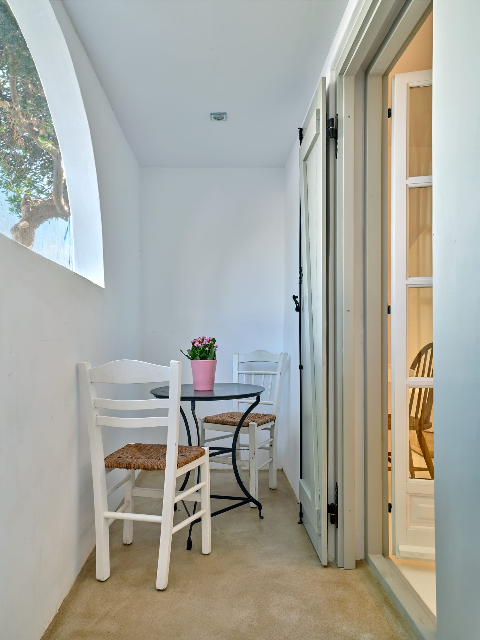 Economy Room in Courtyard Raised Basement