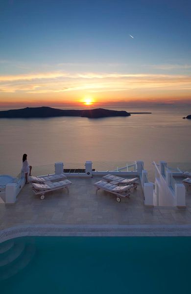 Above Blue Suites - Image 2