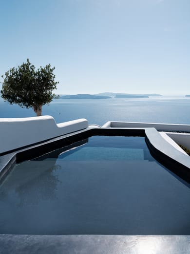 Deluxe Suite with Outdoor Hot Tub & Caldera View