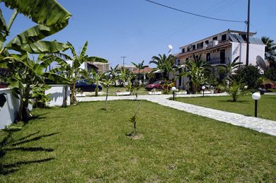 Acapulco Marinos Studios Apartments - Image 2