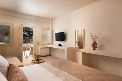 Suite with Outdoor Hot Tub