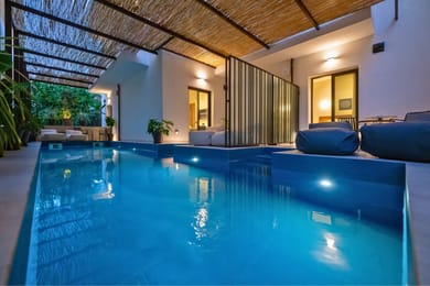 Swim-up Family Suite w/ Kitchen & Balcony