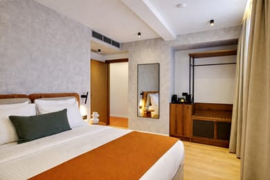 Deluxe Signature Room with City View