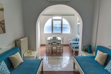 One-Bedroom Apartment with Caldera View