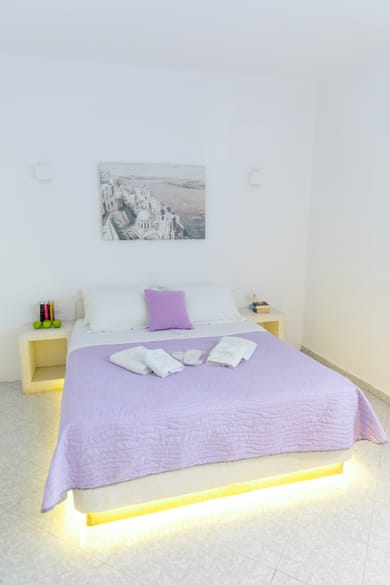 One-Bedroom Apartment with Caldera View and Private Terrace (3 Adults)