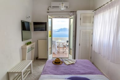 Superior Double Room with Caldera View and Balcony