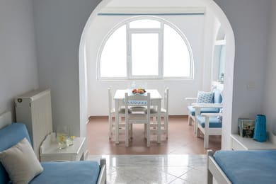 Traditional One-Bedroom Apartment with Caldera View