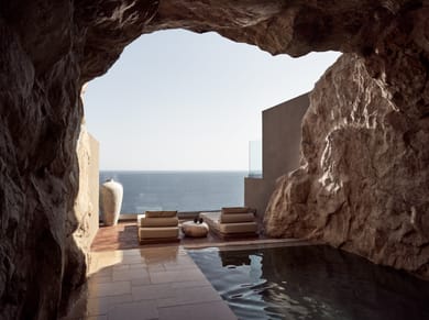 Cave Suite (Sea View with private pool)