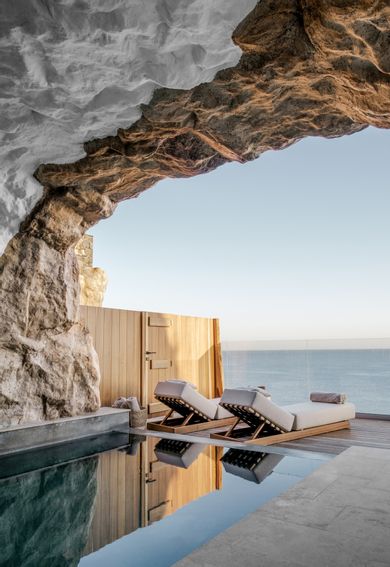 Cave Suite (Sea View with private pool)